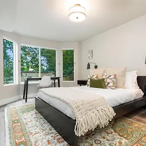 madison-park-seattle-with-outdoor-private-garden-and.seattlehotelsites.com/